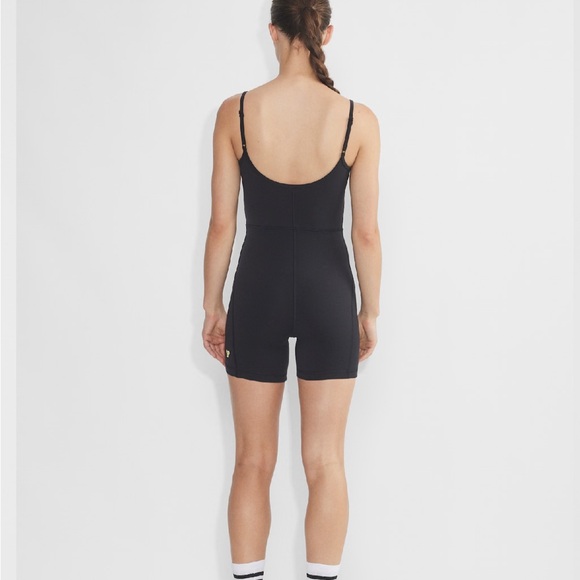 ARITZIA Golden LIFE Divinity 5" Romper Sz XS Excercise Outdoor Preppy Casual - Picture 3 of 15